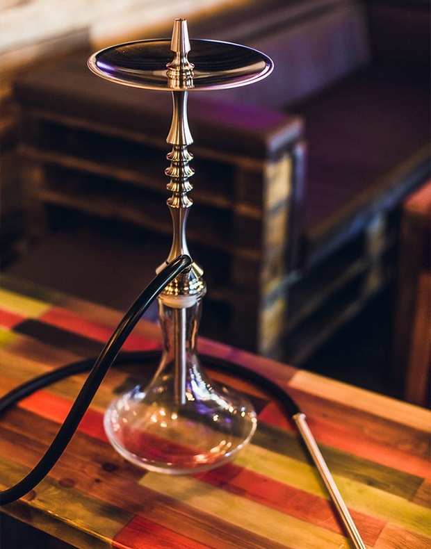 Người Thổ chú ý đến “ống khói” khi hút hookah